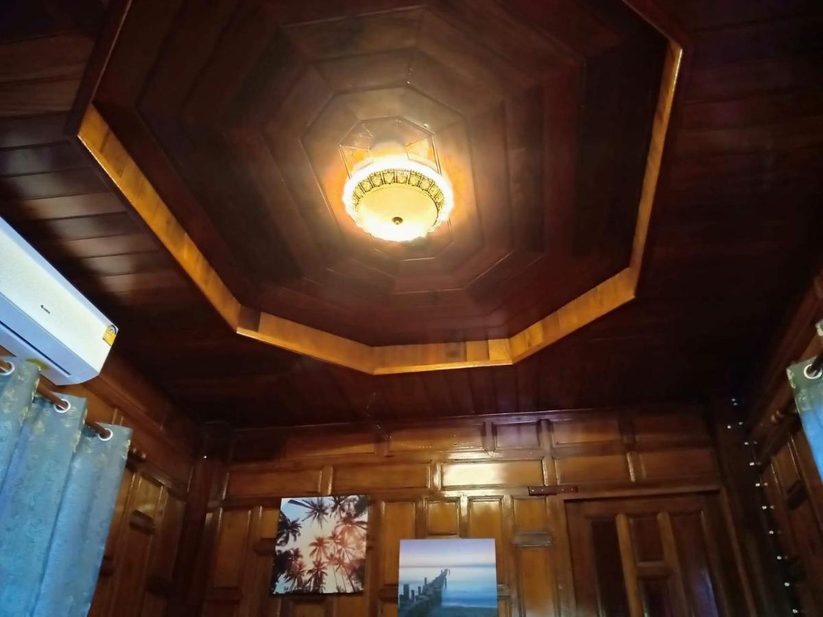 Walk In Homestay Ko Kut Exterior foto